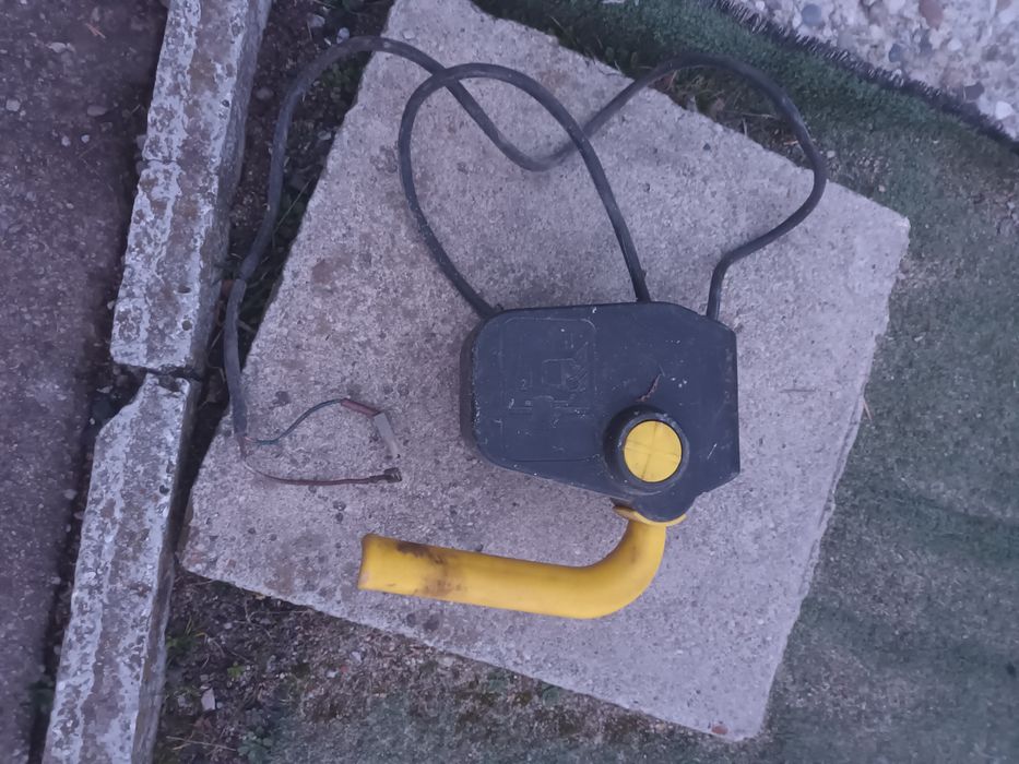 Włącznik do kosiarki elektrycznej