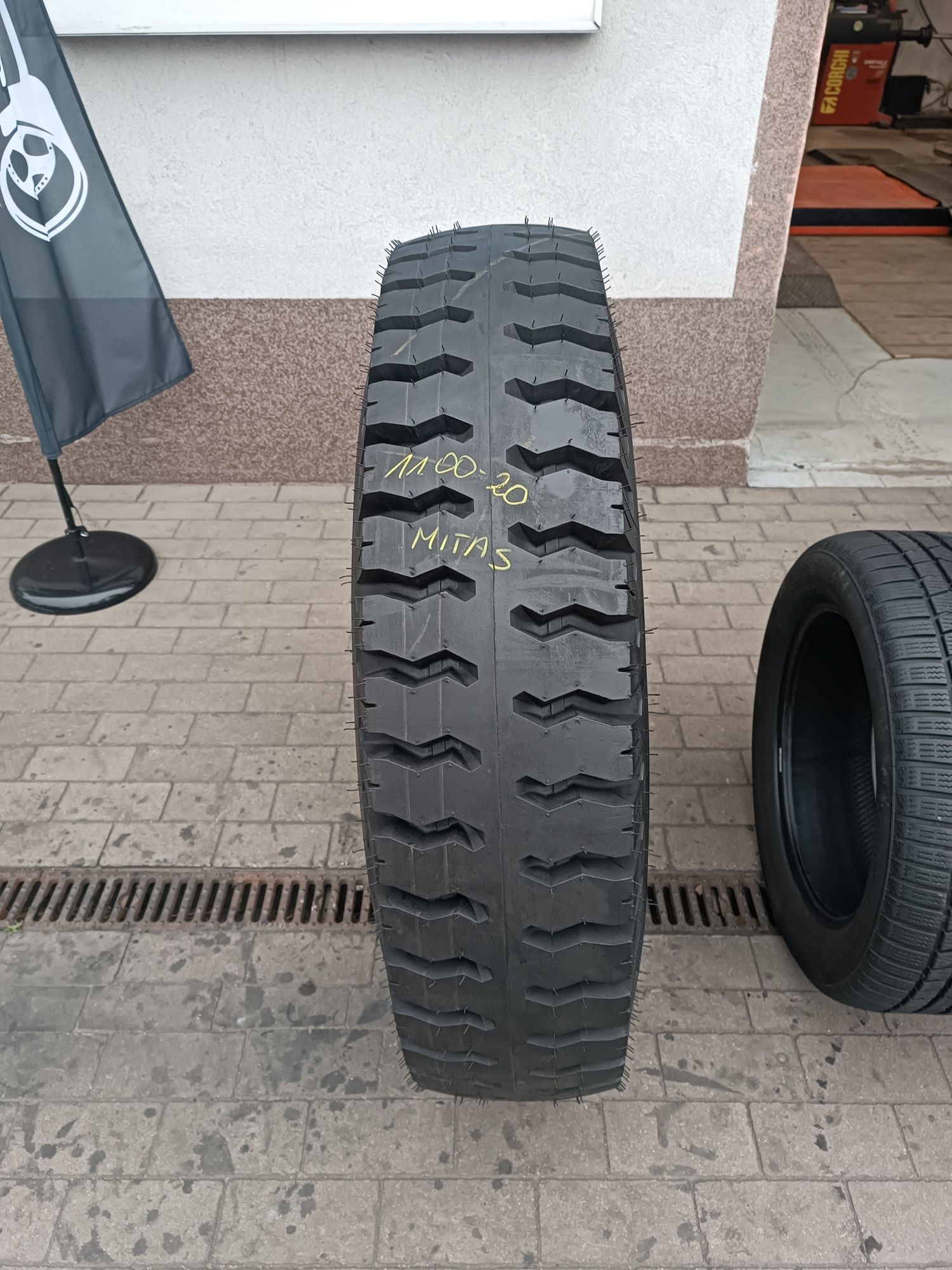 11.00-20 Mitas NB 59  11.00R20