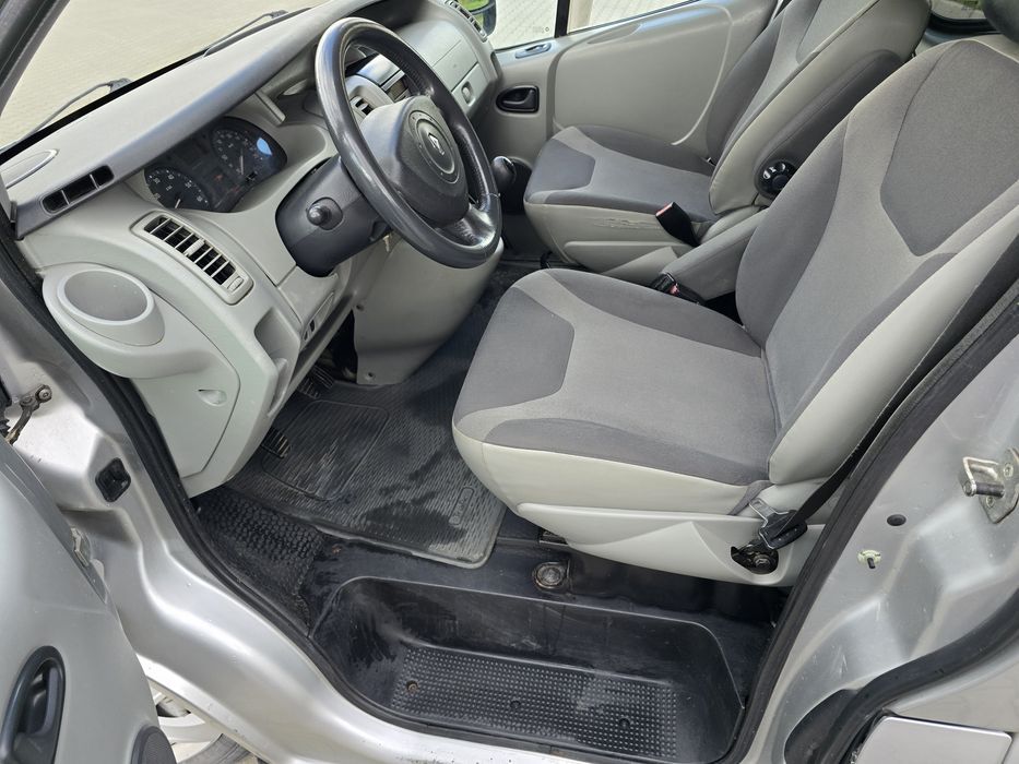 Renault Trafic Passenger 2.0 long