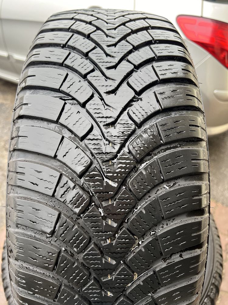 225/60/16 Falken Eurowinter HS01