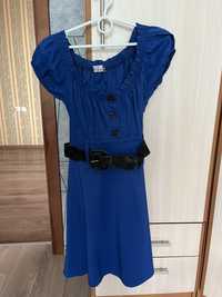 Плаття синього кольору