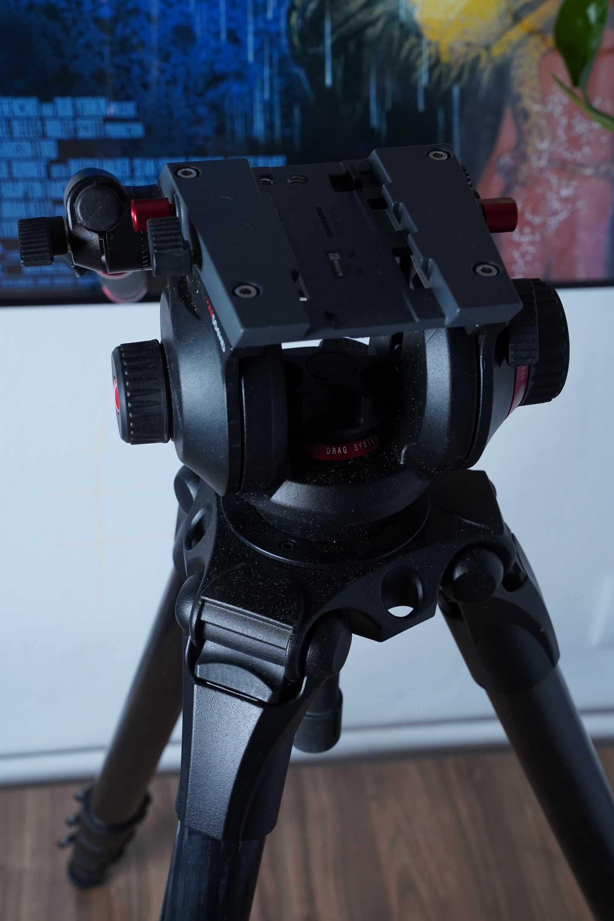 Manfrotto MN536 z głowicą MN504HDV i pokrowcem MBAG100P
