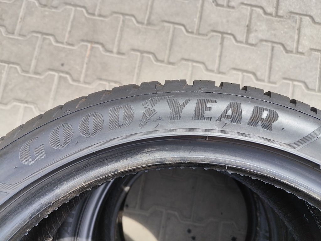 225/45/18 Goodyear Vector 4 Seasons gen 3