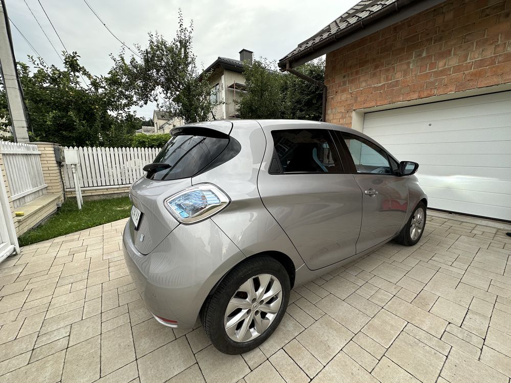 Продам Renault Zoe 2016 22kw