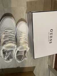 Новые кроссовки Guess