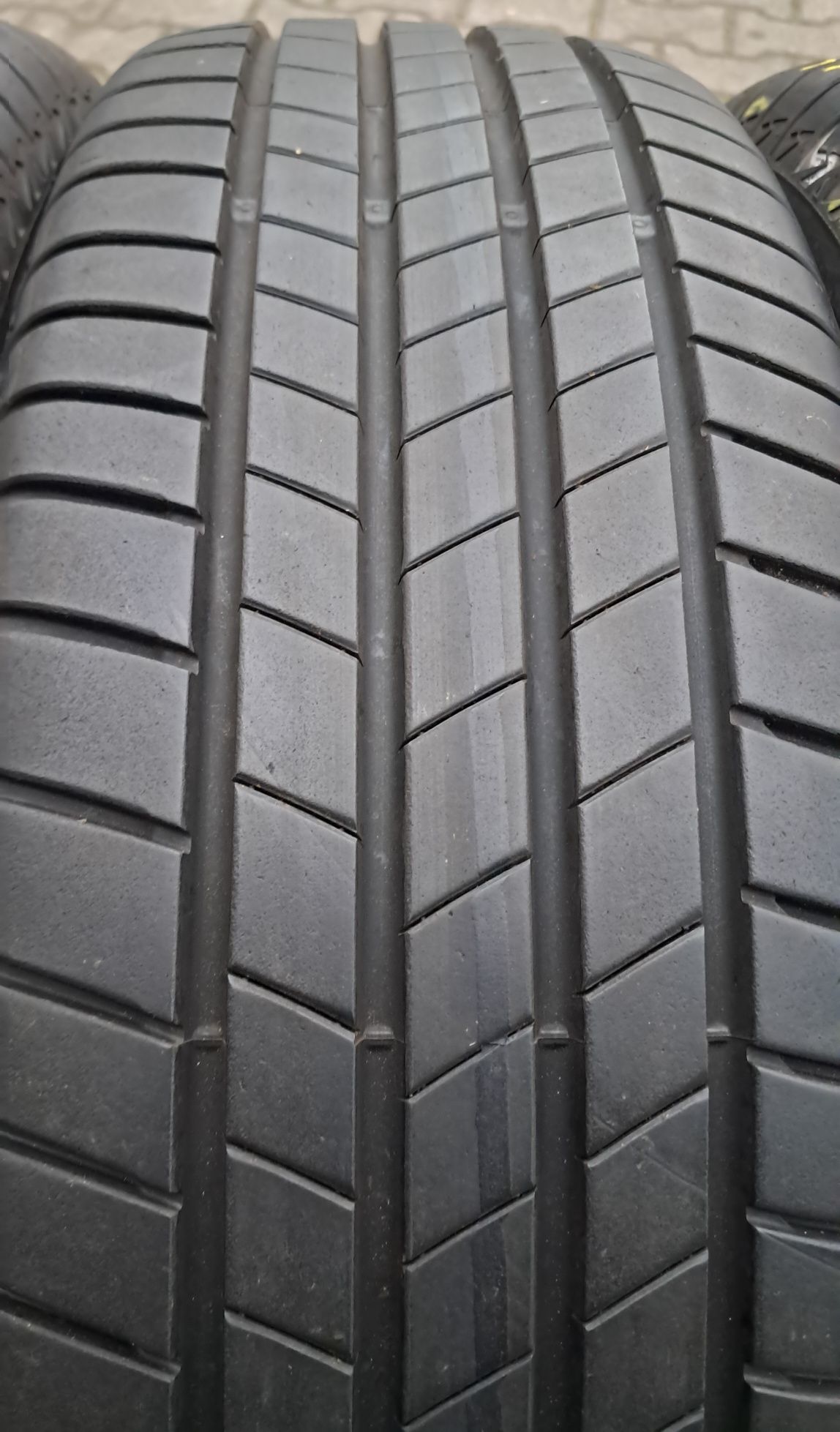 215/65r17 99V Bridgestone Turanza T005