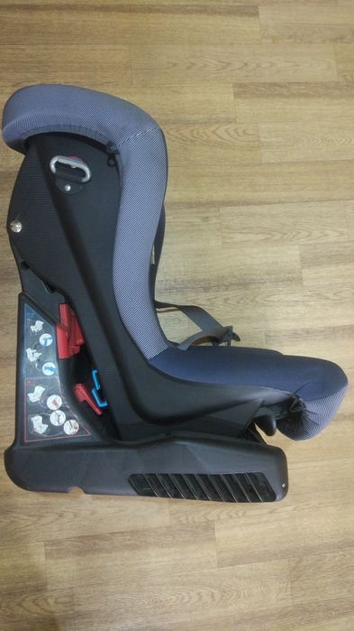 Автокресло Chicco Artsana universal 0-18 kg