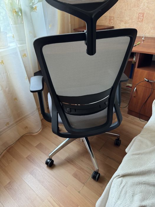 Кресло компьютерное офисное эргономическое ортопедическое очень удобно