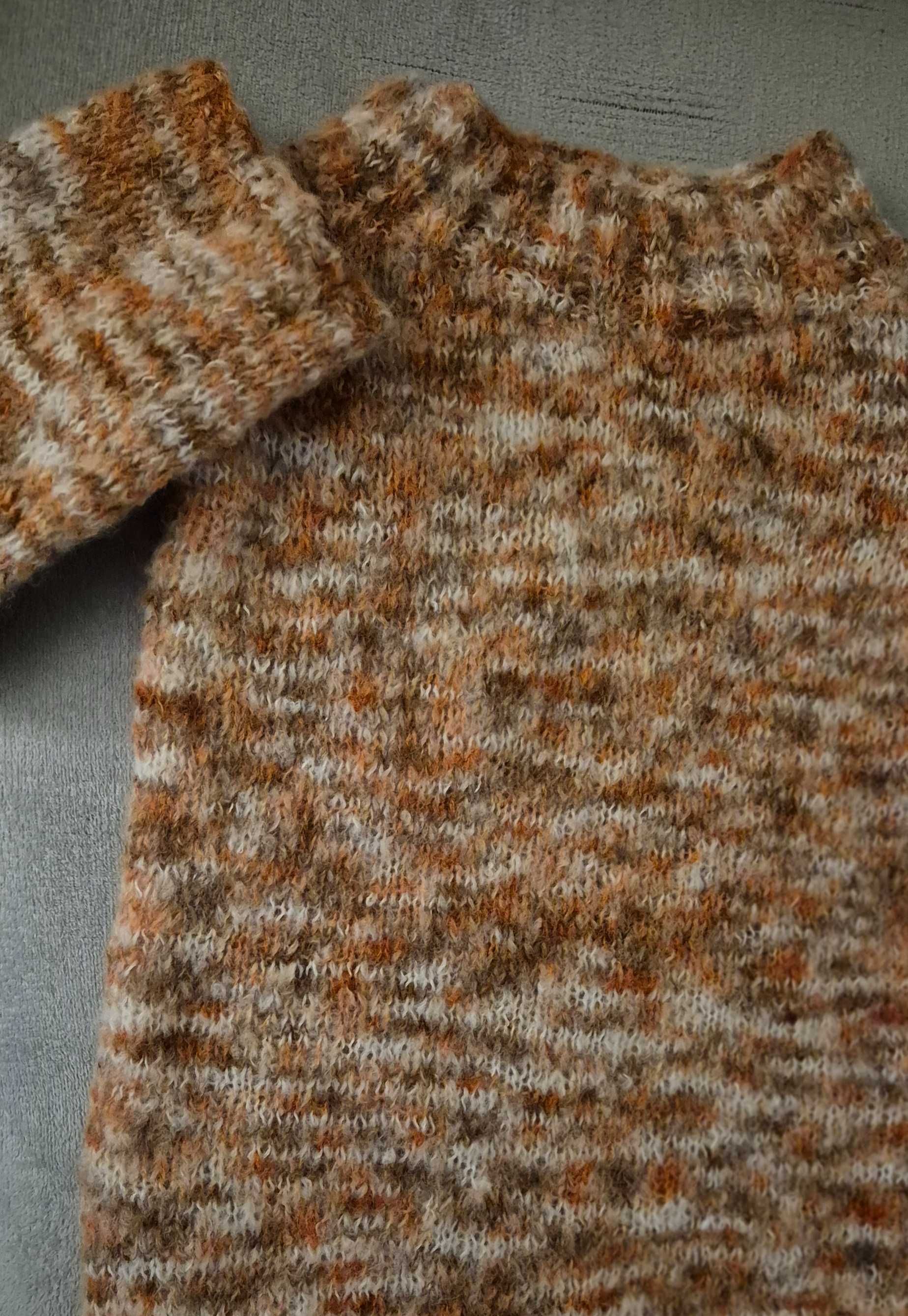 Sweter ręcznie robiony cieniowany