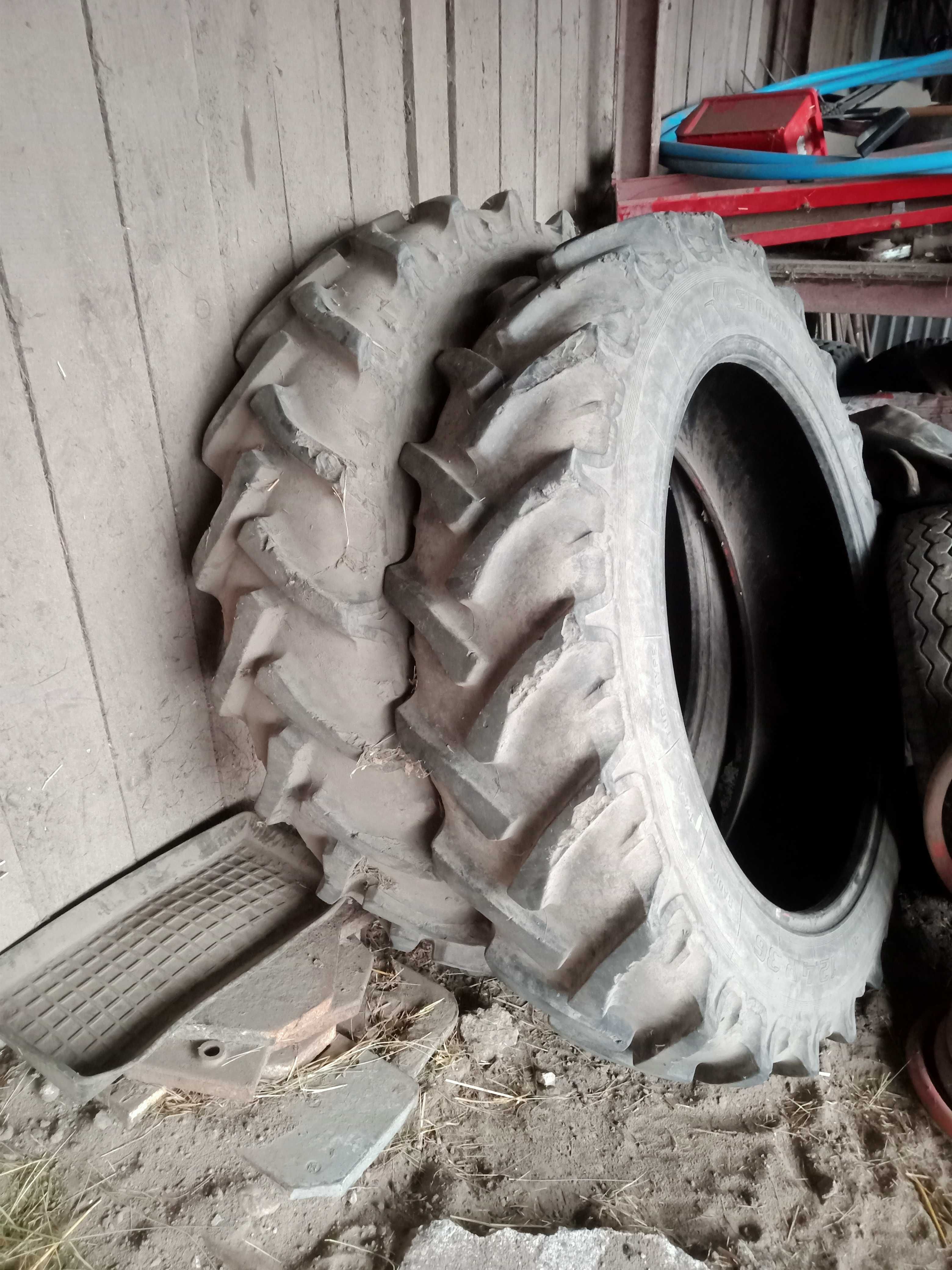 Sprzedam koła 12.4 R36 bez gwiazd opony 12.4 R36