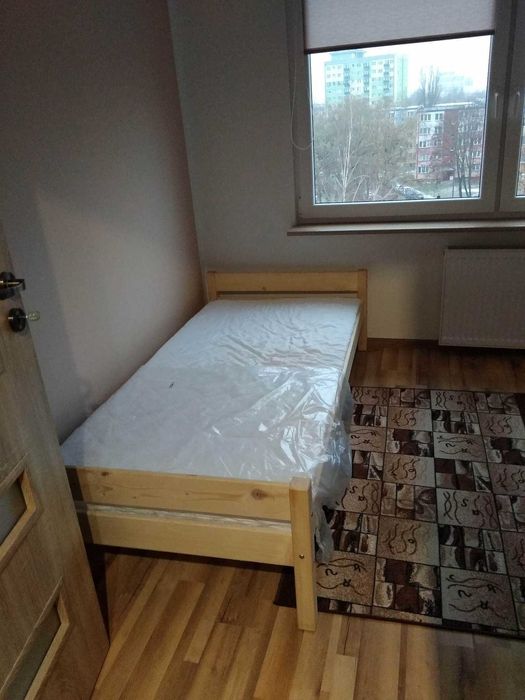 Łóżko sosnowe 90x200, nowy materac piankowy