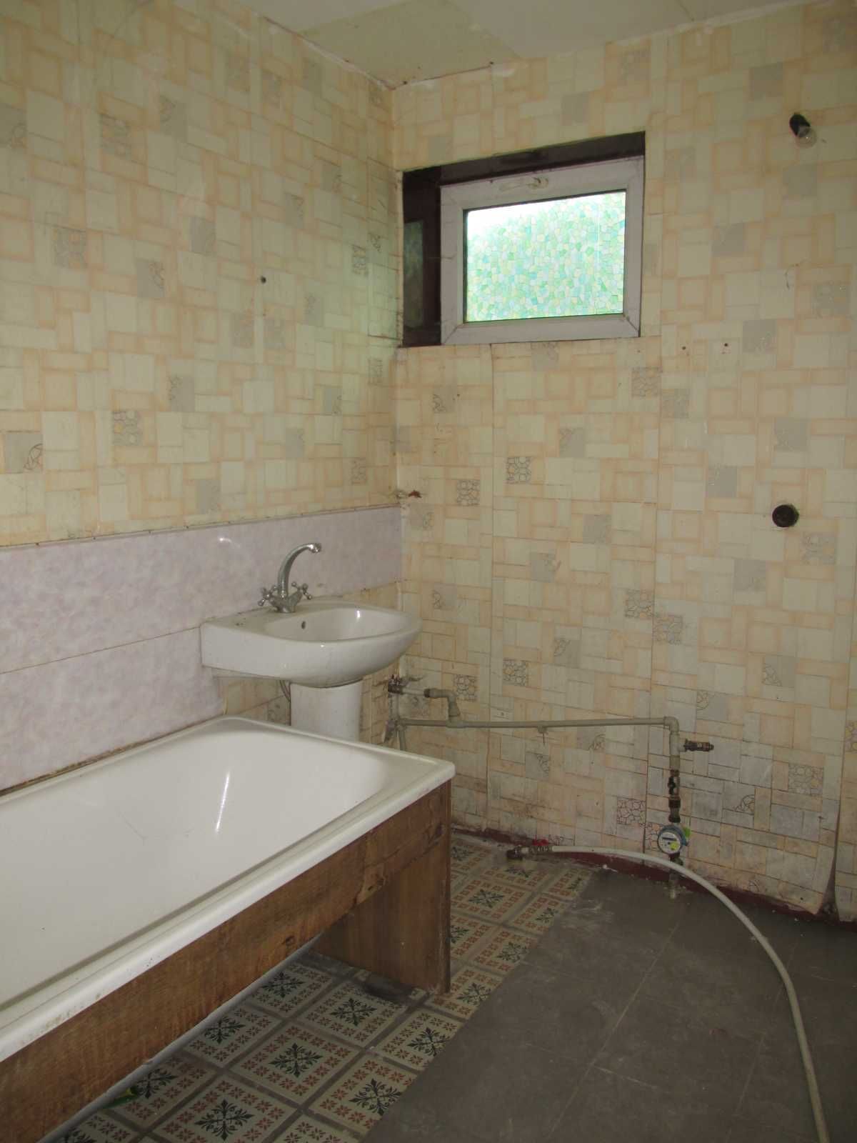 Продам двоповерховий  будинок  заг. площ. 140 кв. м по вул. Береговій