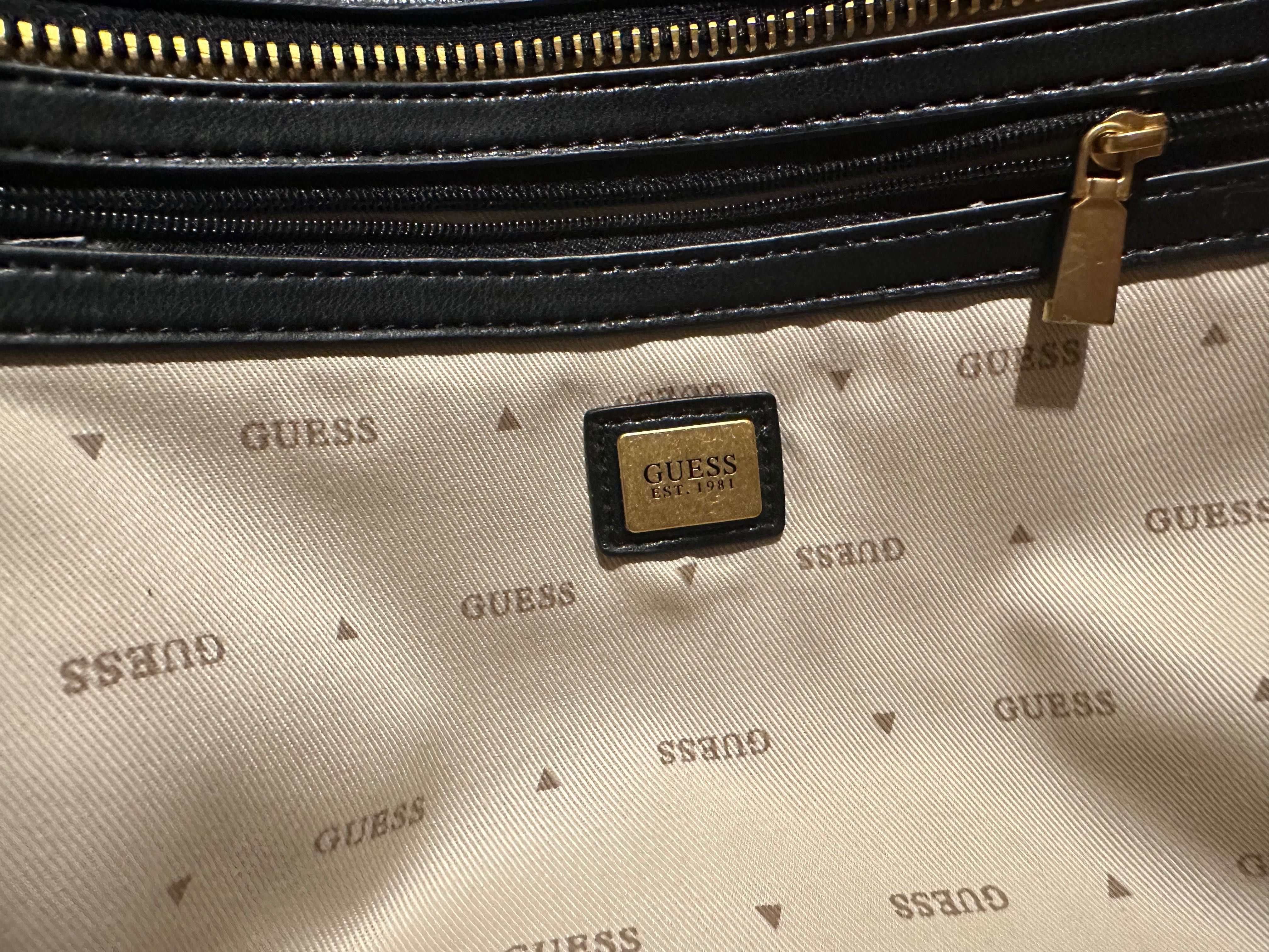 Bolsa da GUESS com etiqueta