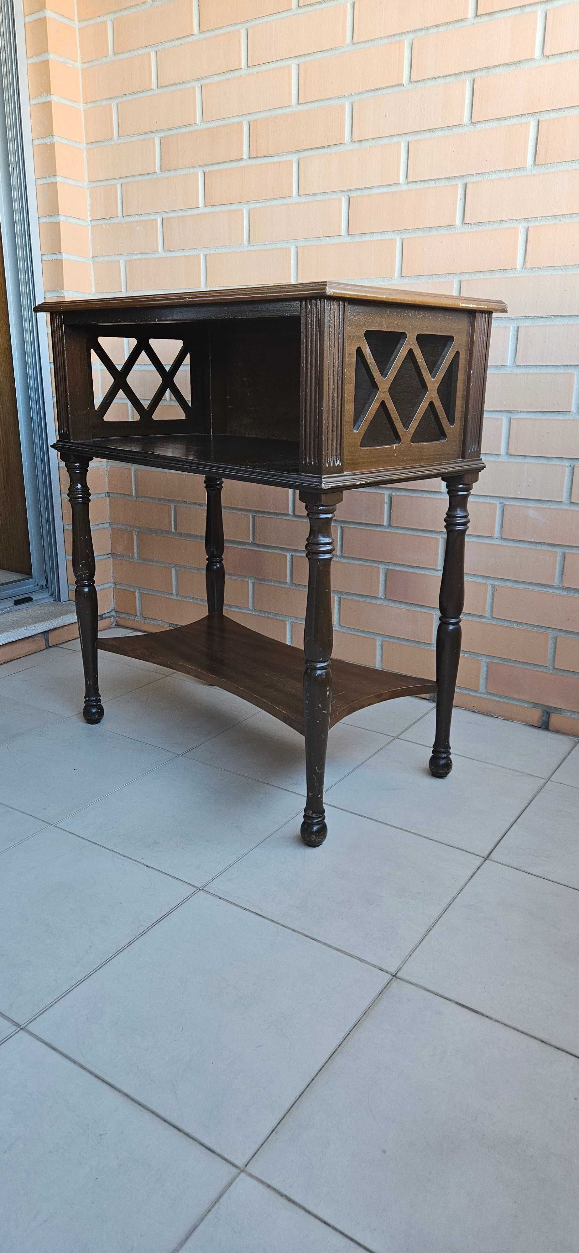 Mesa / bar para sala