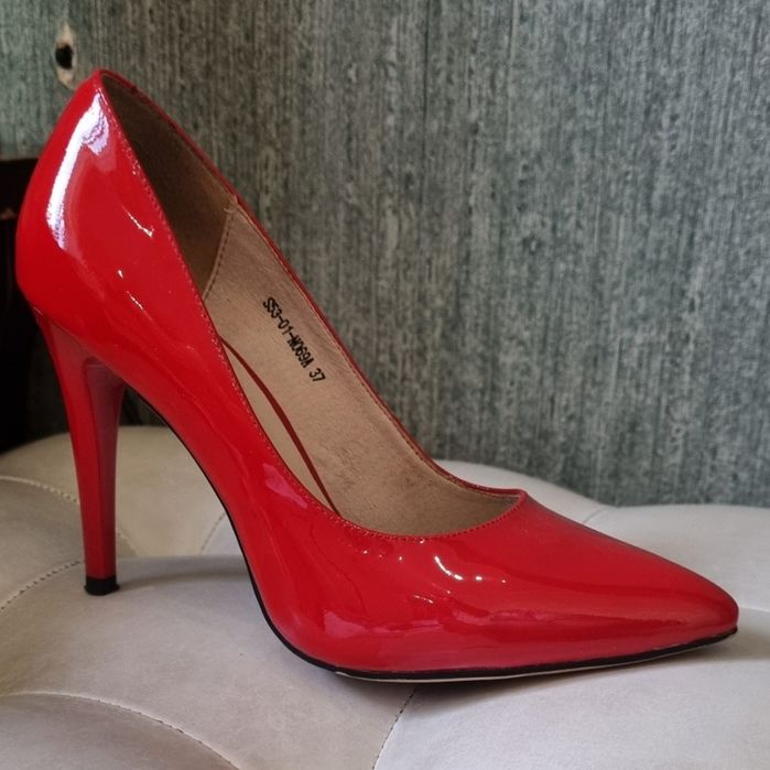 Туфли стильные ,сочно красные! 37р.