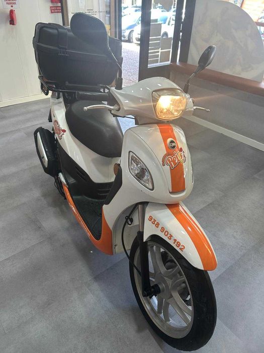 SYM Symphony Cargo 125 – Moto de Entregas Caixa + Capacete | Como Nova