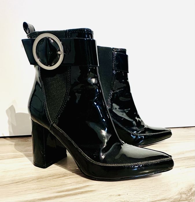 Lakierowane botki na slupku r. 37