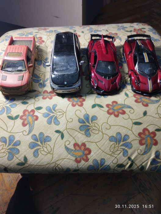 Машинки ford ,BMW ,lamborghini ,pagani
