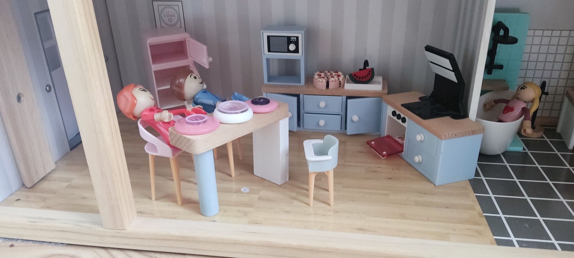 Domek dla lalek playtive lidl z dodatkowymi akcesoriami