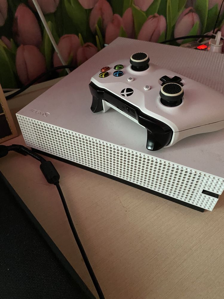 Продам Xbox One S 1TB в гарному стані