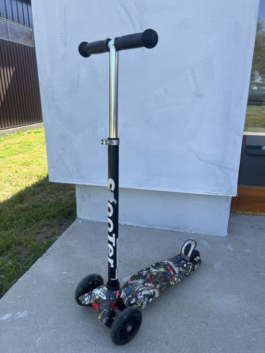 Hulajnoga trójkołowa