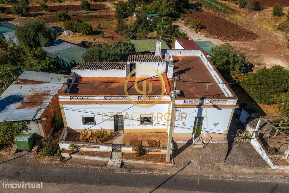 Casa de Campo e Armazém em Pombal, Querença