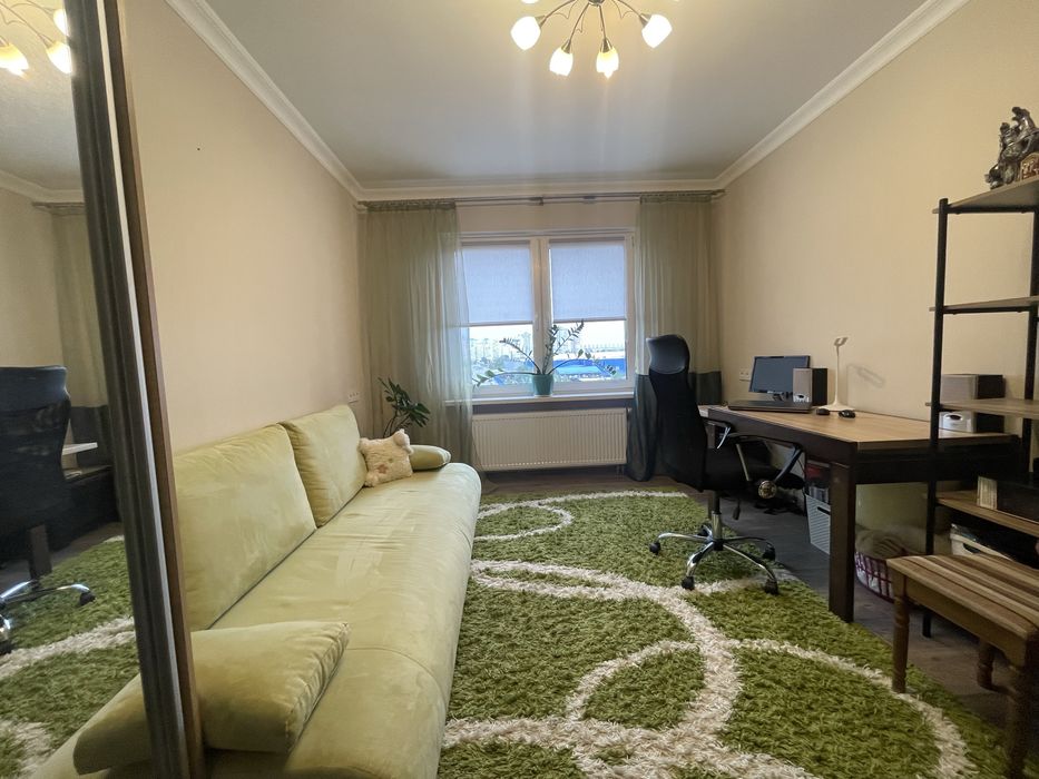 Продаж 3 кім.кв., вул.Гмирі 18, метро 7 хв.