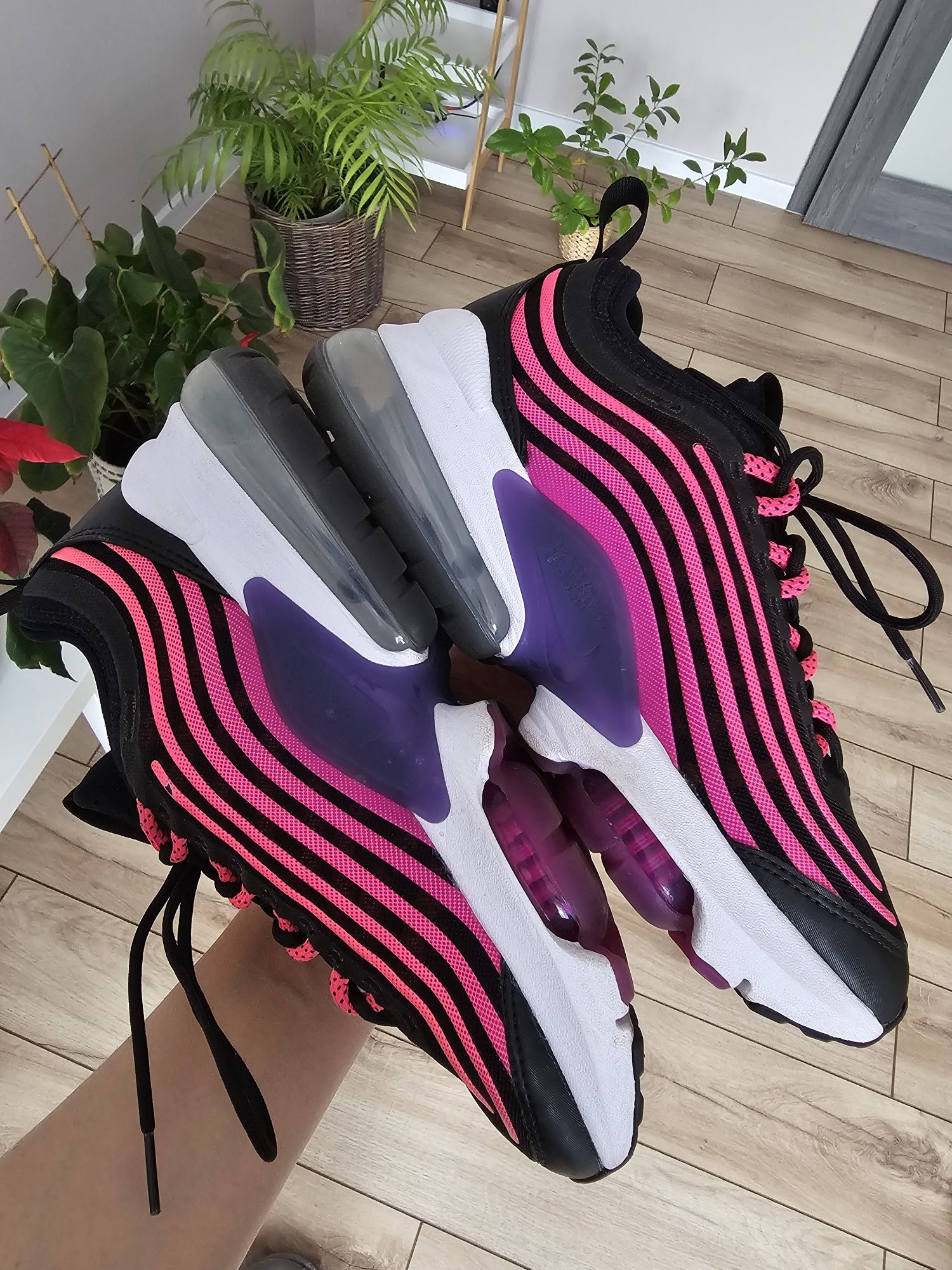 Czarno różowe Nike ZM950 rozmiar 38 poduszki