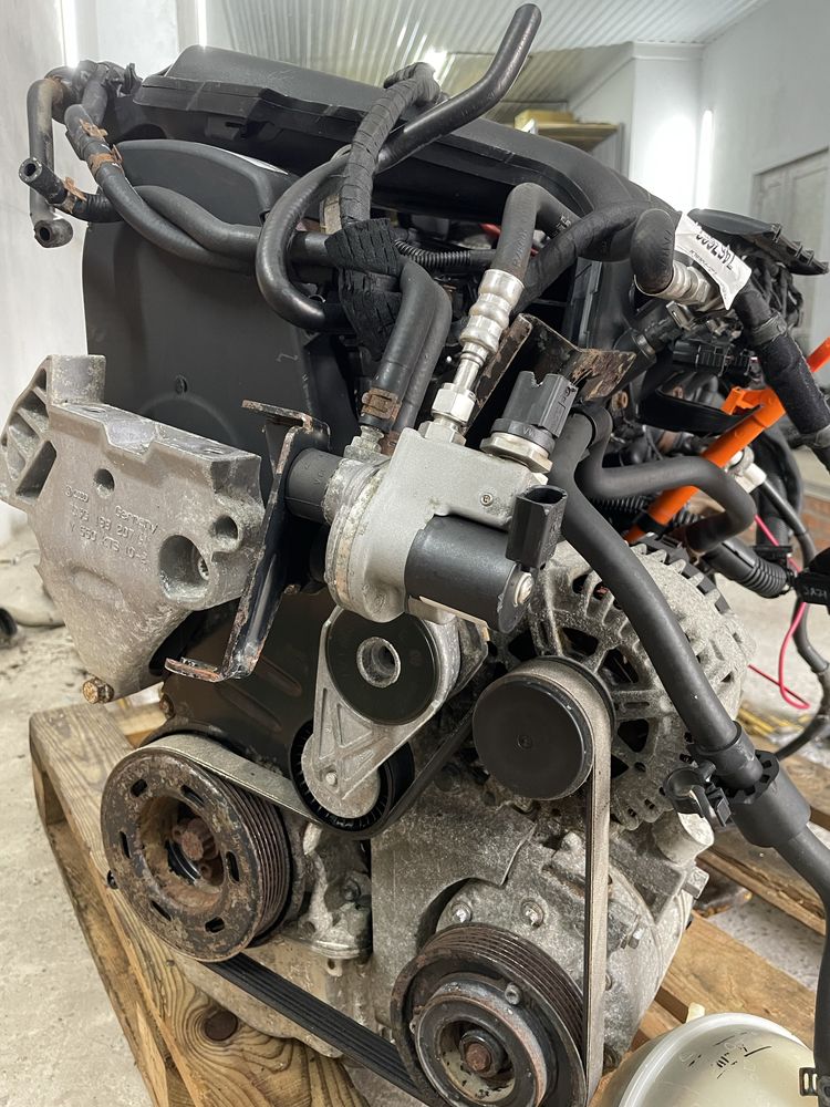 Двигун 2.0 BSX газ бензин Volkswagen