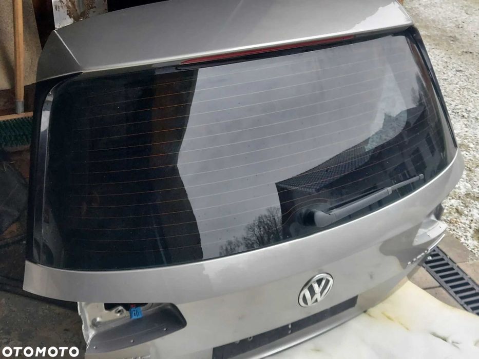 klapa bagażnika passat b8 LB7W