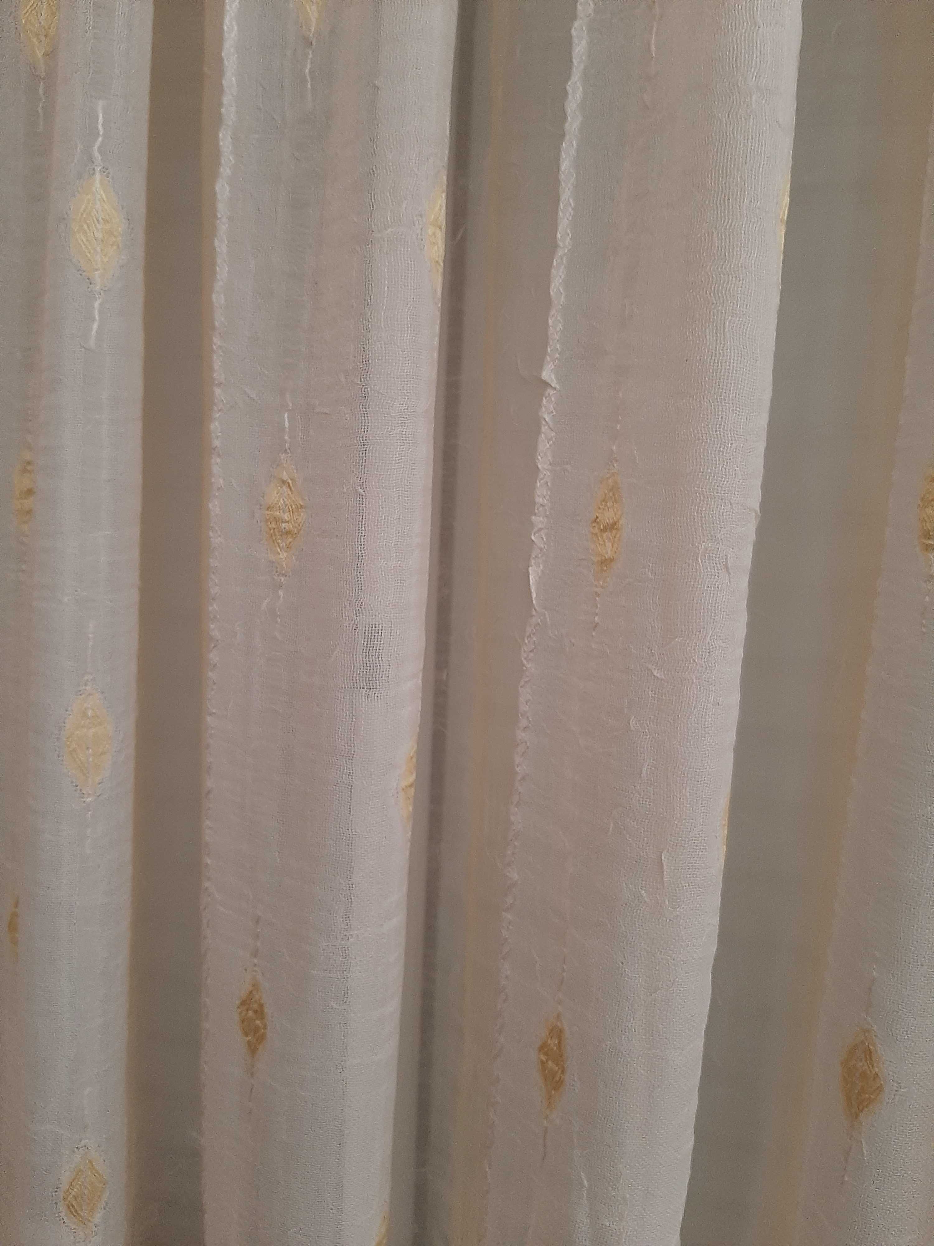 Cortinado feito por medida