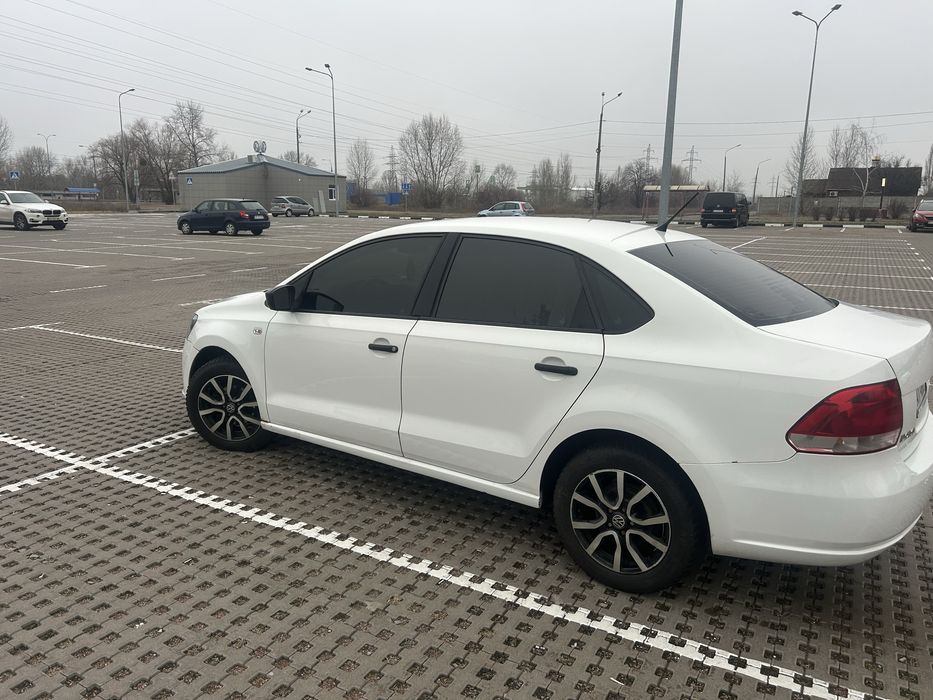 Поло седан 1.6 2013року