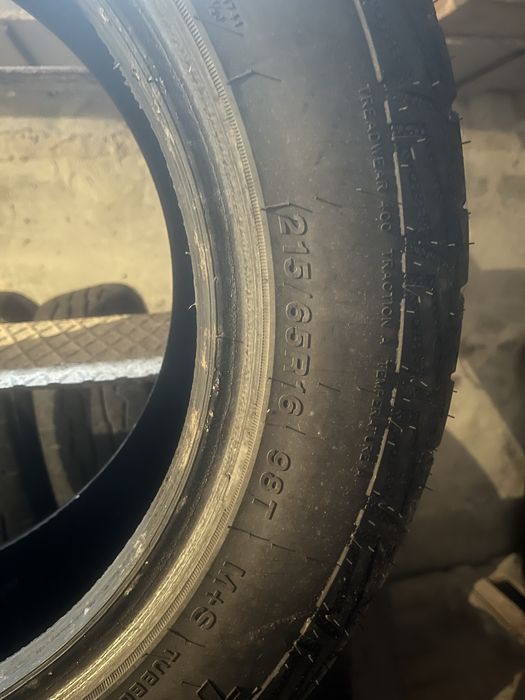 Продам комплект 215/65r16