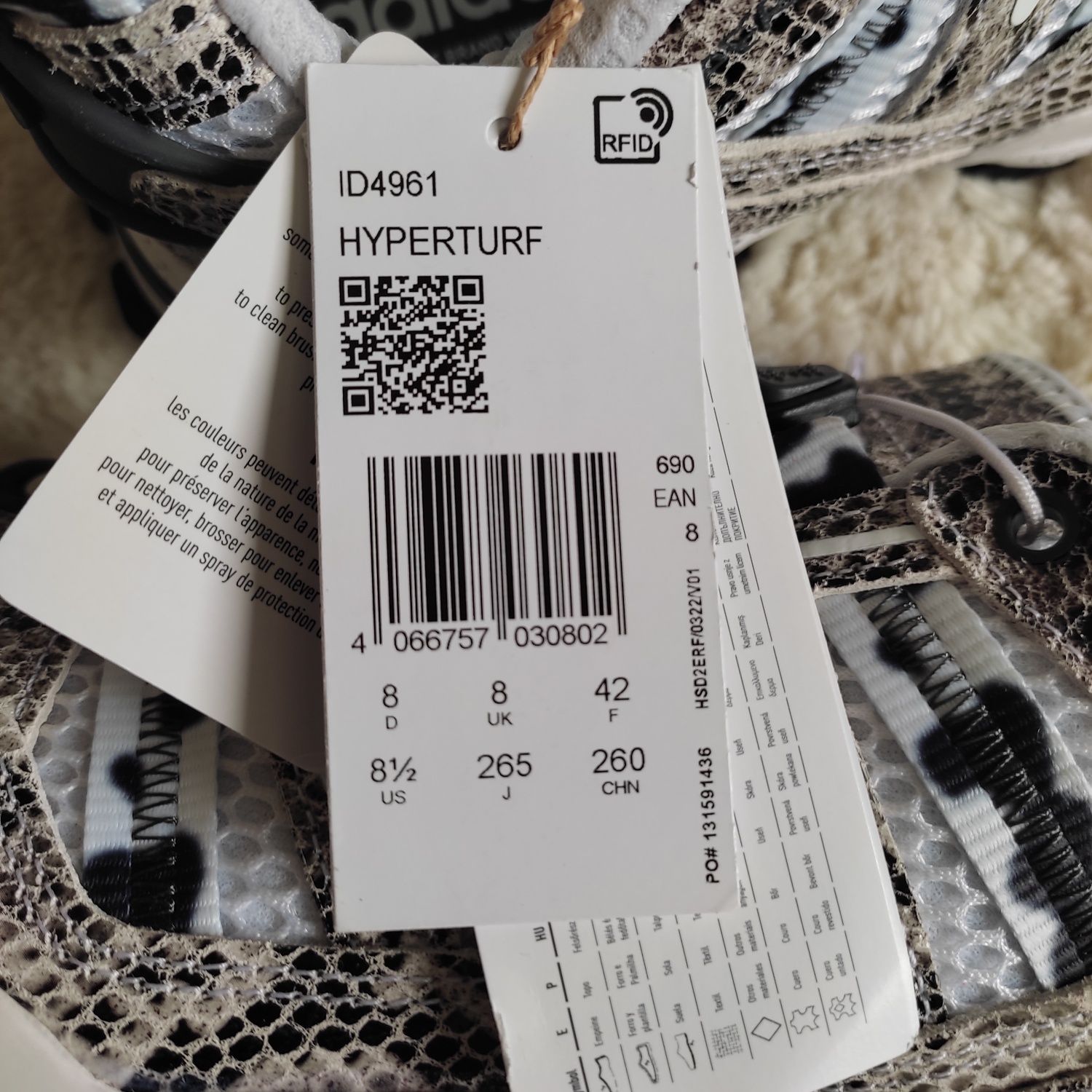 Adidas Hyperturf 42; 42,5