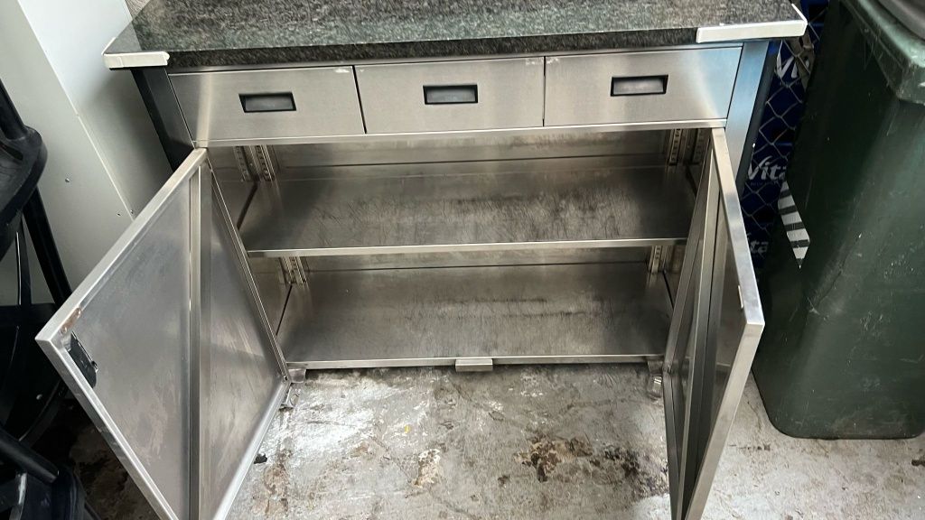 Armário metálico com mármore para Restaurante