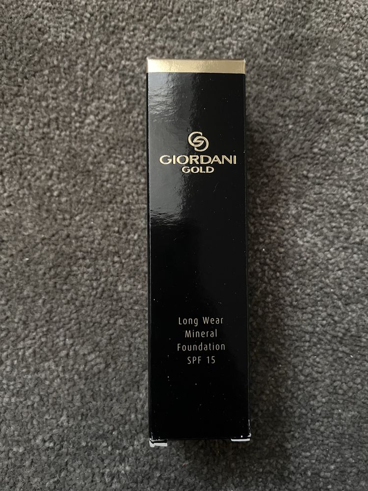 Podkład mineralny Giordani Gold 31806 Natural Beige Oriflame unikat