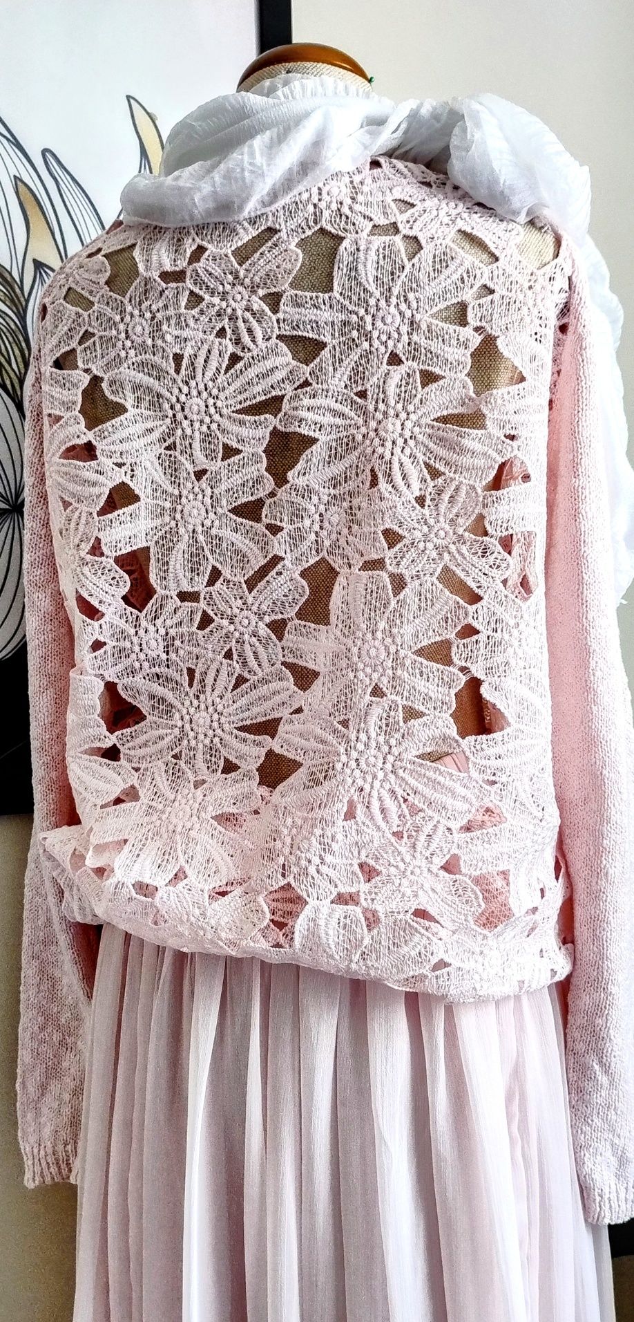 Letni, dzianinowy sweter z koronkowymi plecami,100% bawełna