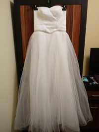 Suknia ślubna tiulowa