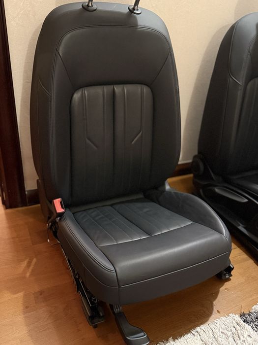 Салон Audi e-tron