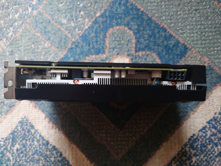 AMD RX 6600 XT відеокарта