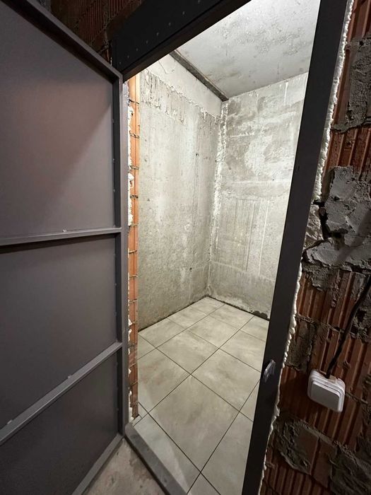 Продам комірку на вул. Шевченка 60 (Семицвіт). 5й корпус. 3,3кв.м.