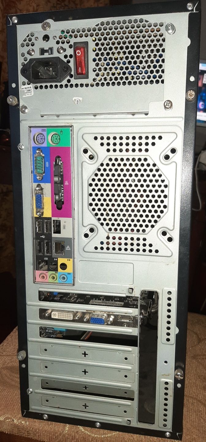 Комп'ютер 4 ядра Xeon e5440/8 Gb/HD6770/64+500 gb. ПК, PC