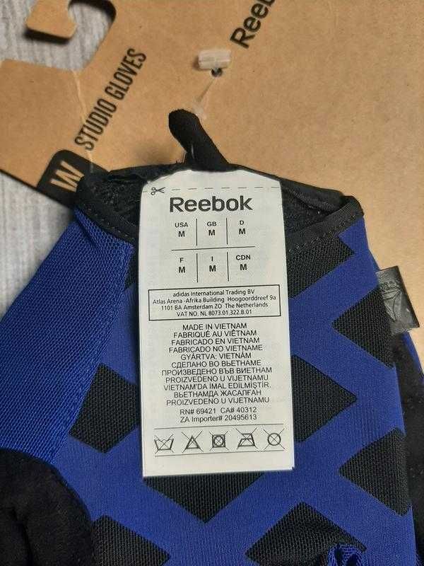 Оригинальные женские спортивные перчатки reebok cv6110