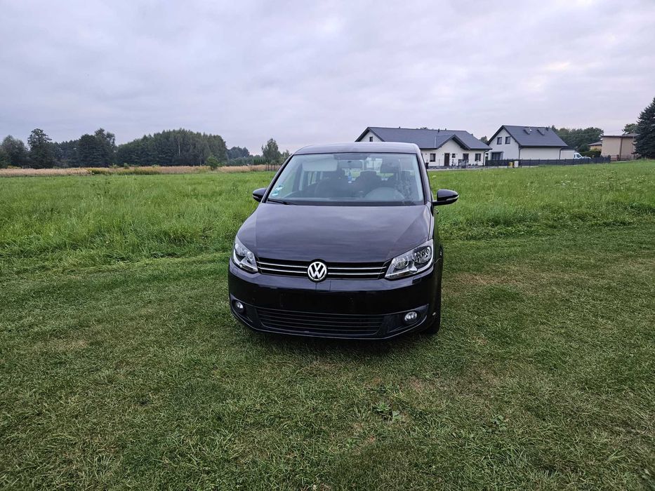 Volkswagen Touran 1. 6 TDI • 2011 rok