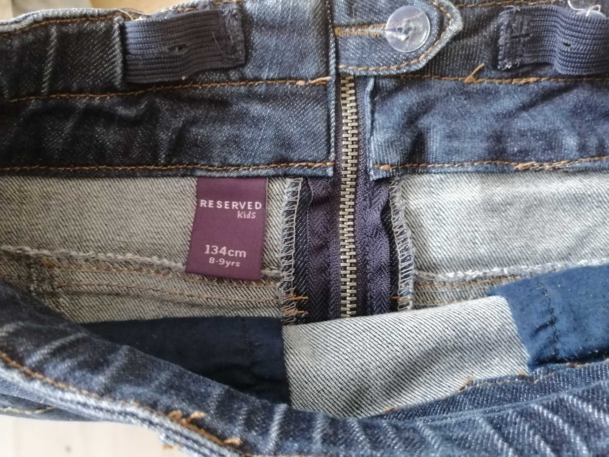 spódniczka jeansowa firmy Reserved w rozmiarze 134 cm dla dziewczynki