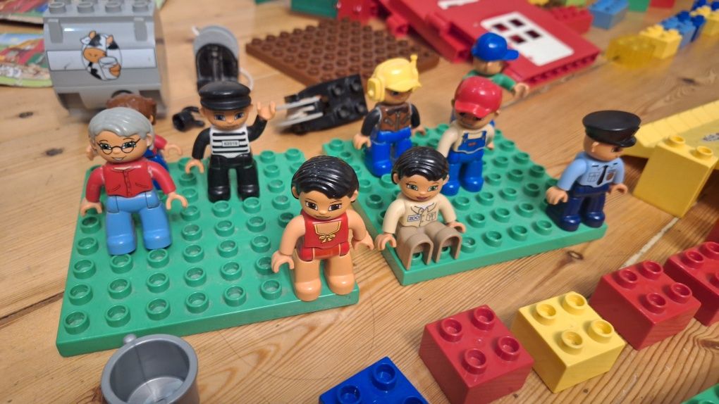 Klocki lego ponad 300 elenentów