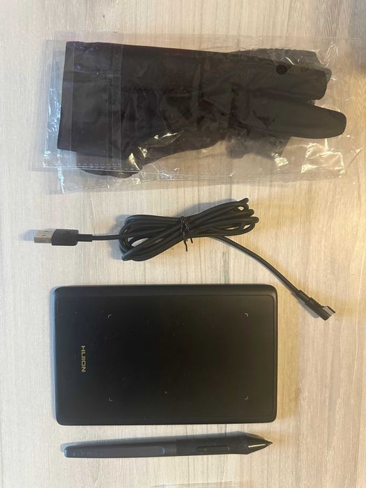 Mesa Digitalizadora (Tablet Gráfico) com caneta e luvas