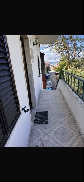 Vivenda 2 pisos Loures