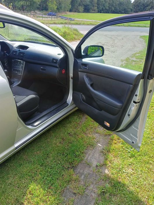 Toyota Avensis 1.8 vvti T 25 Klima