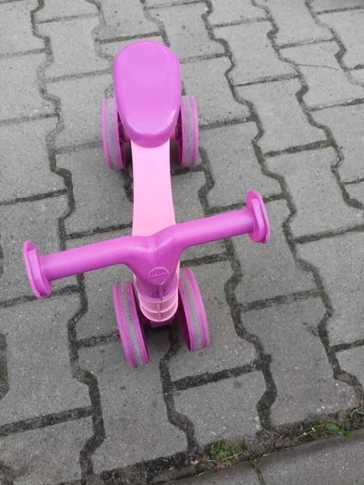 Plastikowy rowerek dla dziecka